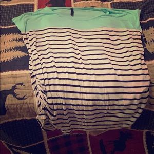 Size Large maternity top